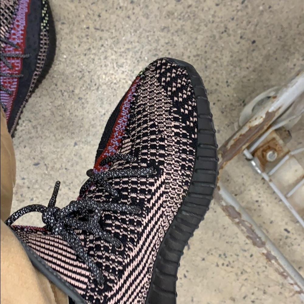 Yeezys 350  new used only once’s not dirty box New